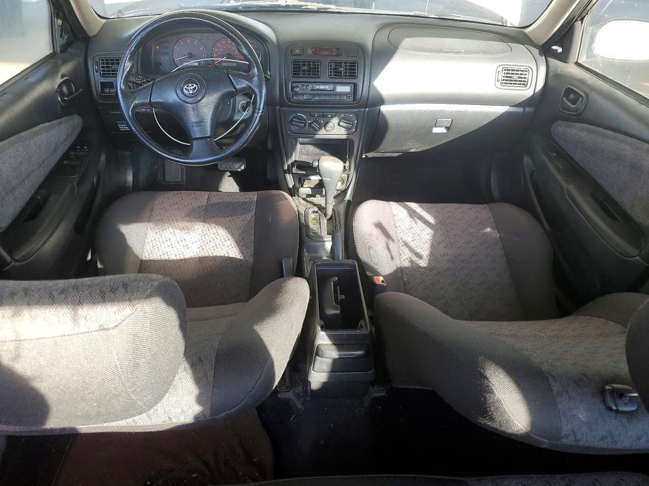 2001 TOYOTA COROLLA CE photo 8