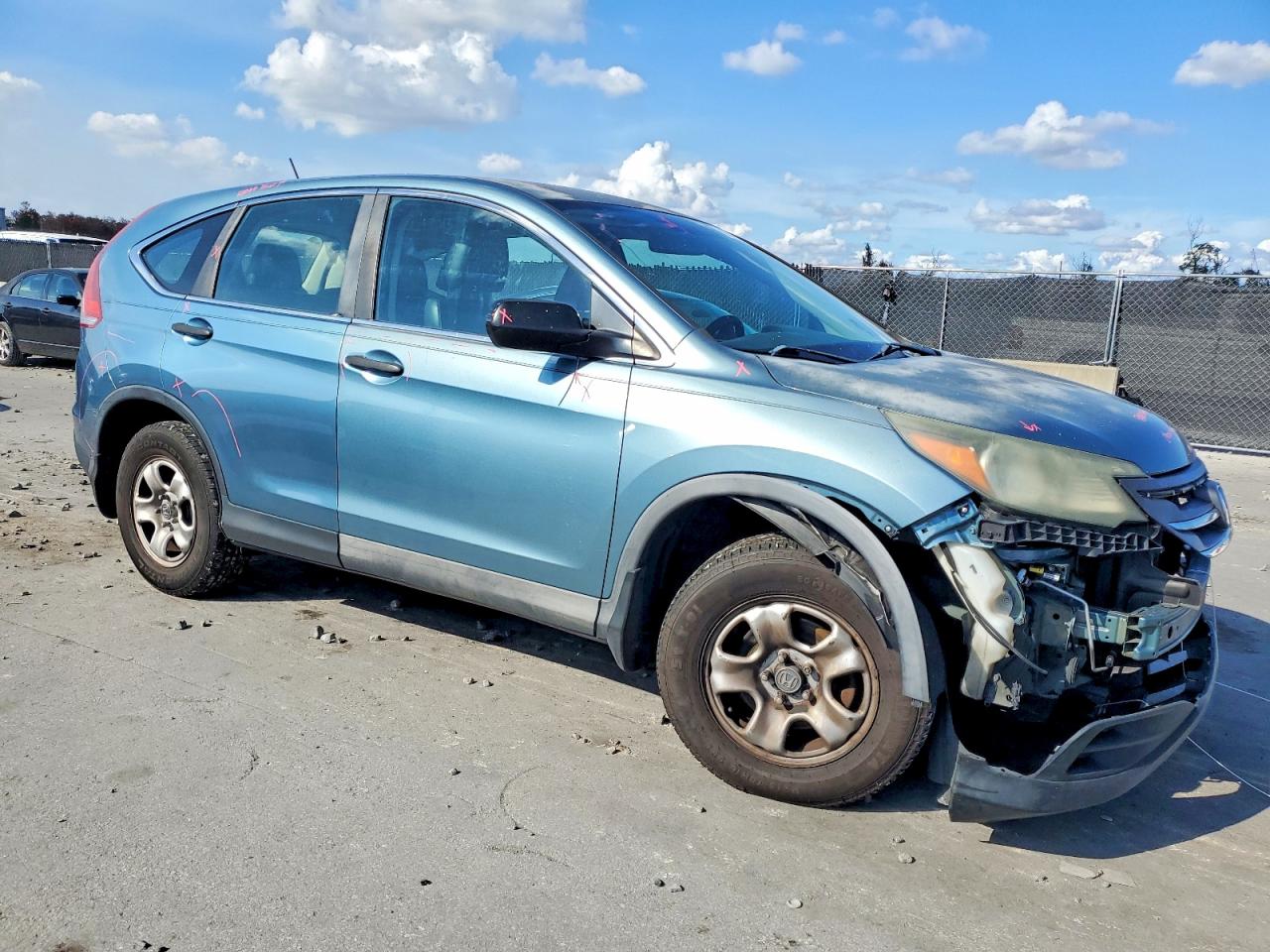 2014 HONDA CR-V LX photo 4