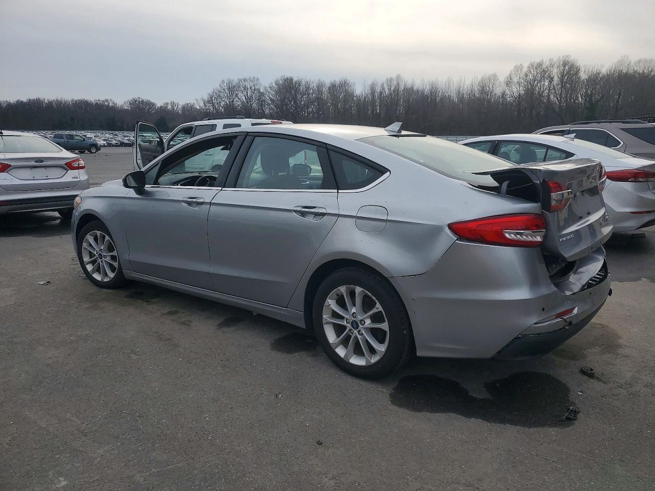2020 FORD FUSION SE photo 2