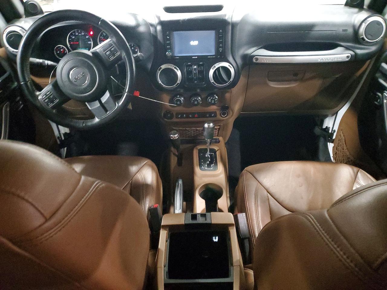 2013 JEEP WRANGLER UNLIMITED SAHARA photo 8