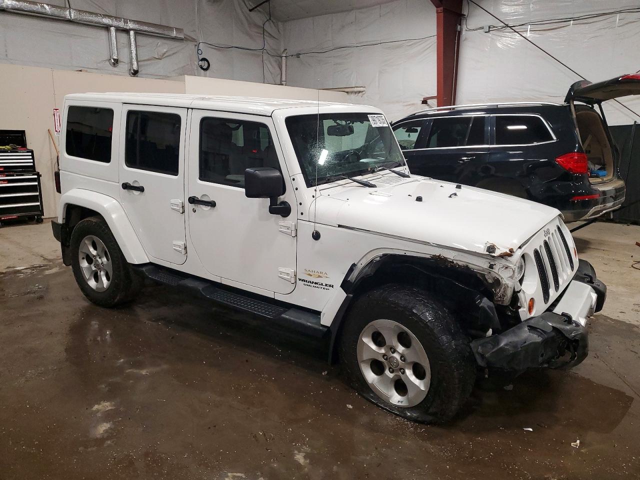2013 JEEP WRANGLER UNLIMITED SAHARA photo 4