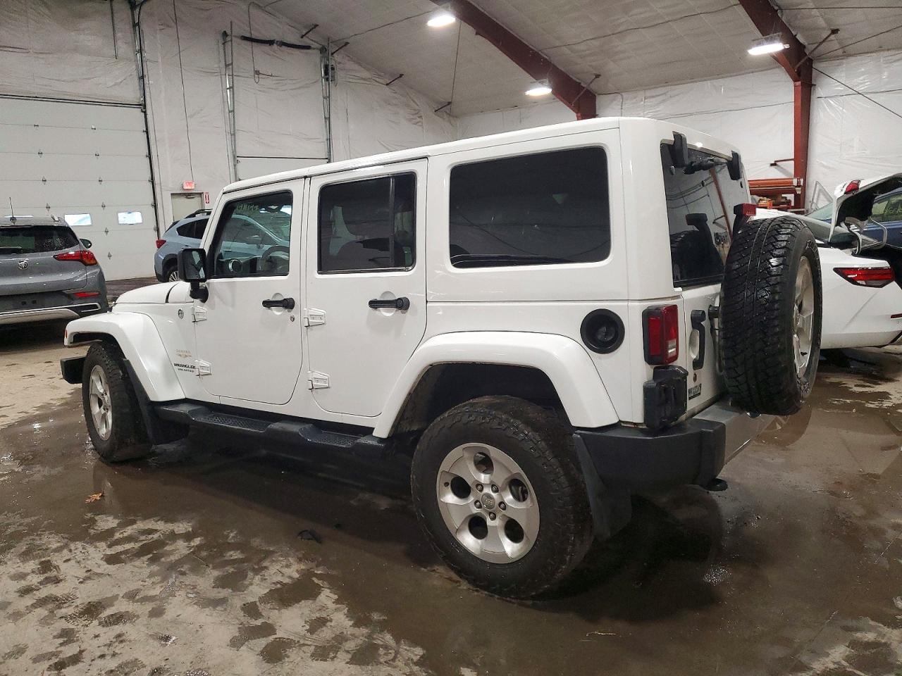 2013 JEEP WRANGLER UNLIMITED SAHARA photo 2