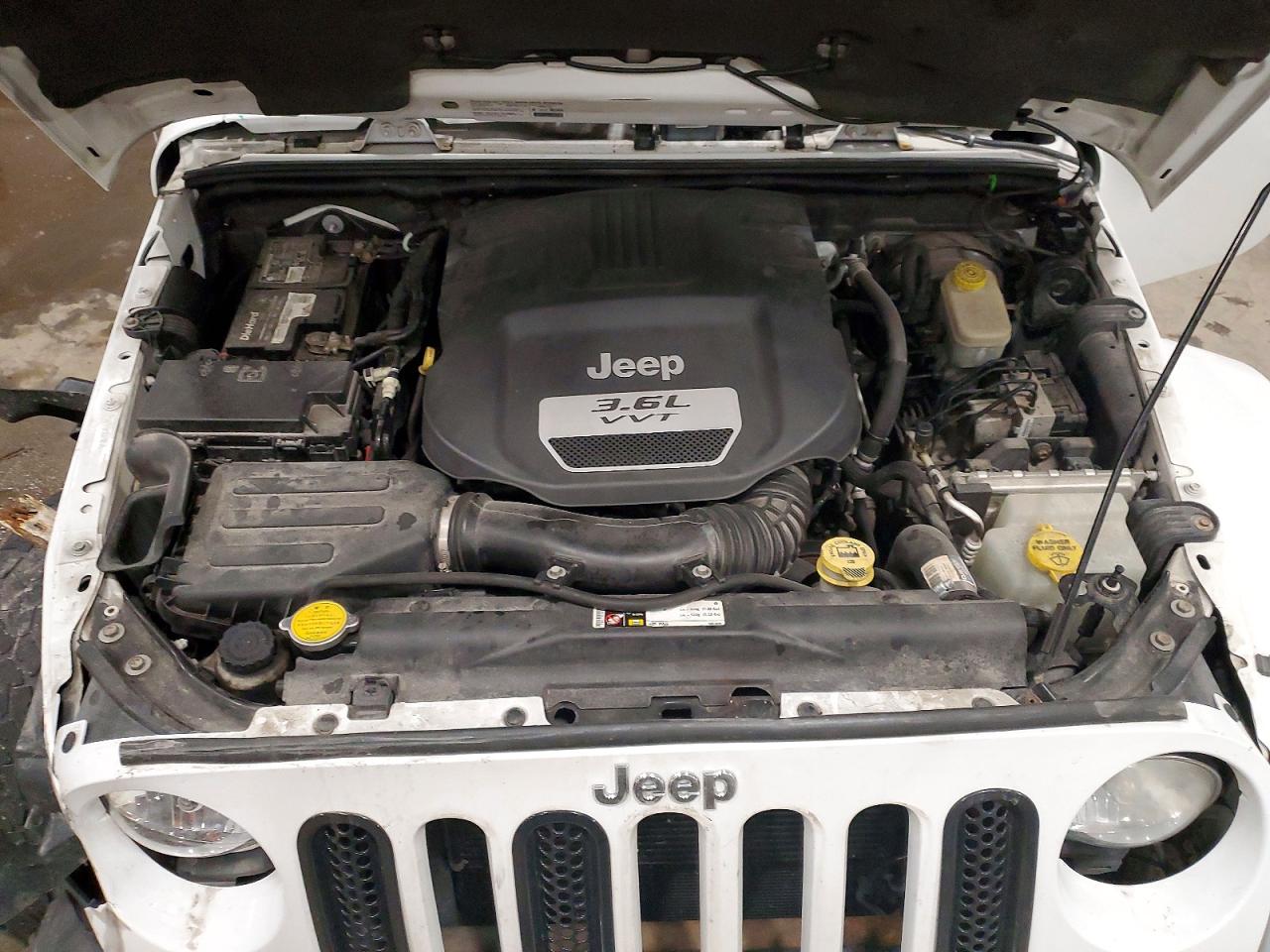 2013 JEEP WRANGLER UNLIMITED SAHARA photo 12