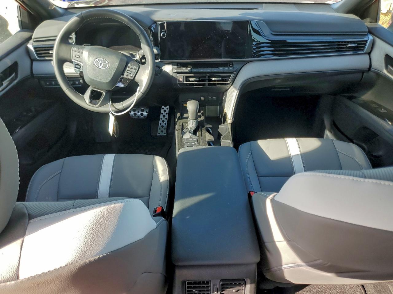 2025 TOYOTA CAMRY XSE photo 8