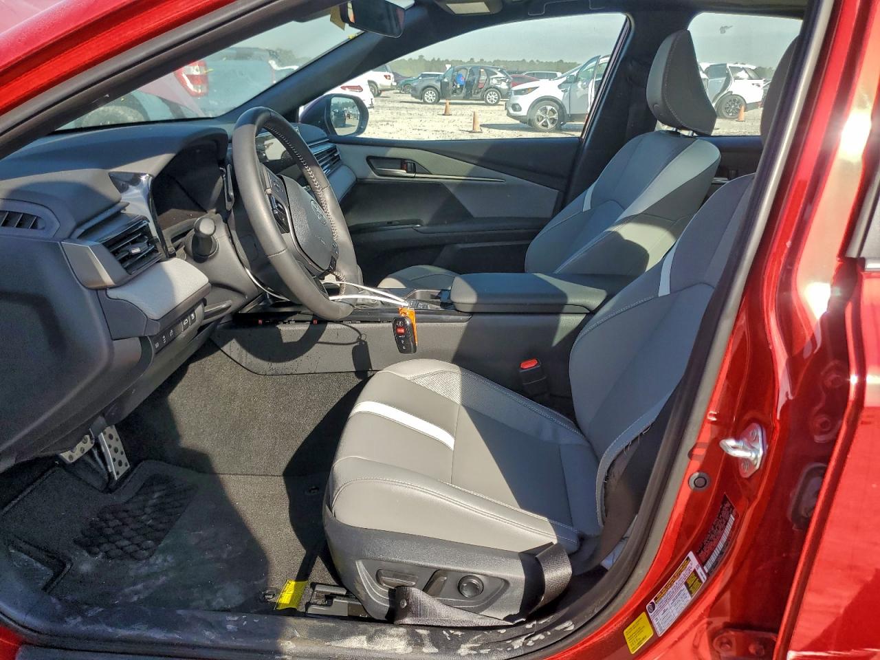 2025 TOYOTA CAMRY XSE photo 7
