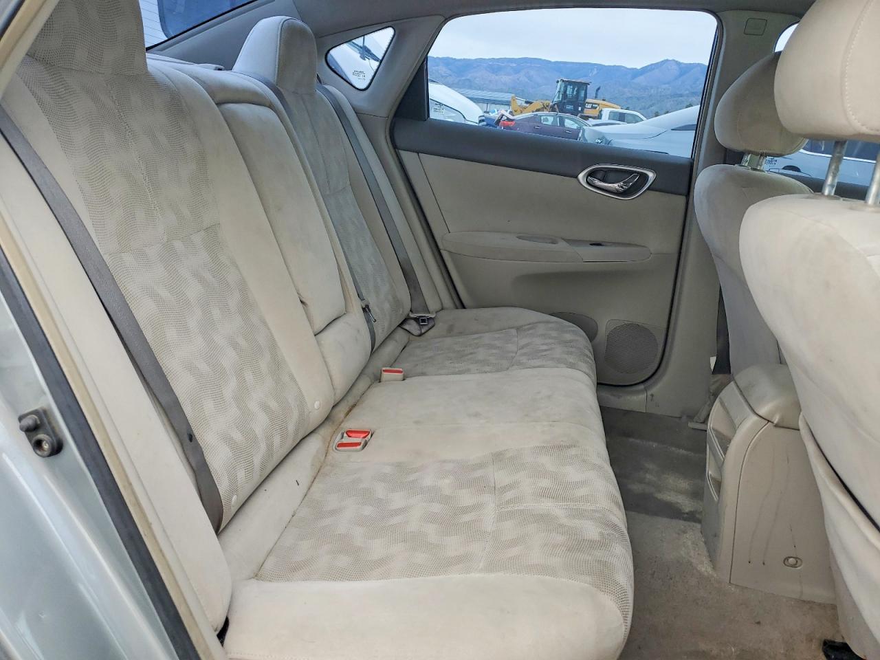 2013 NISSAN SENTRA S photo 10