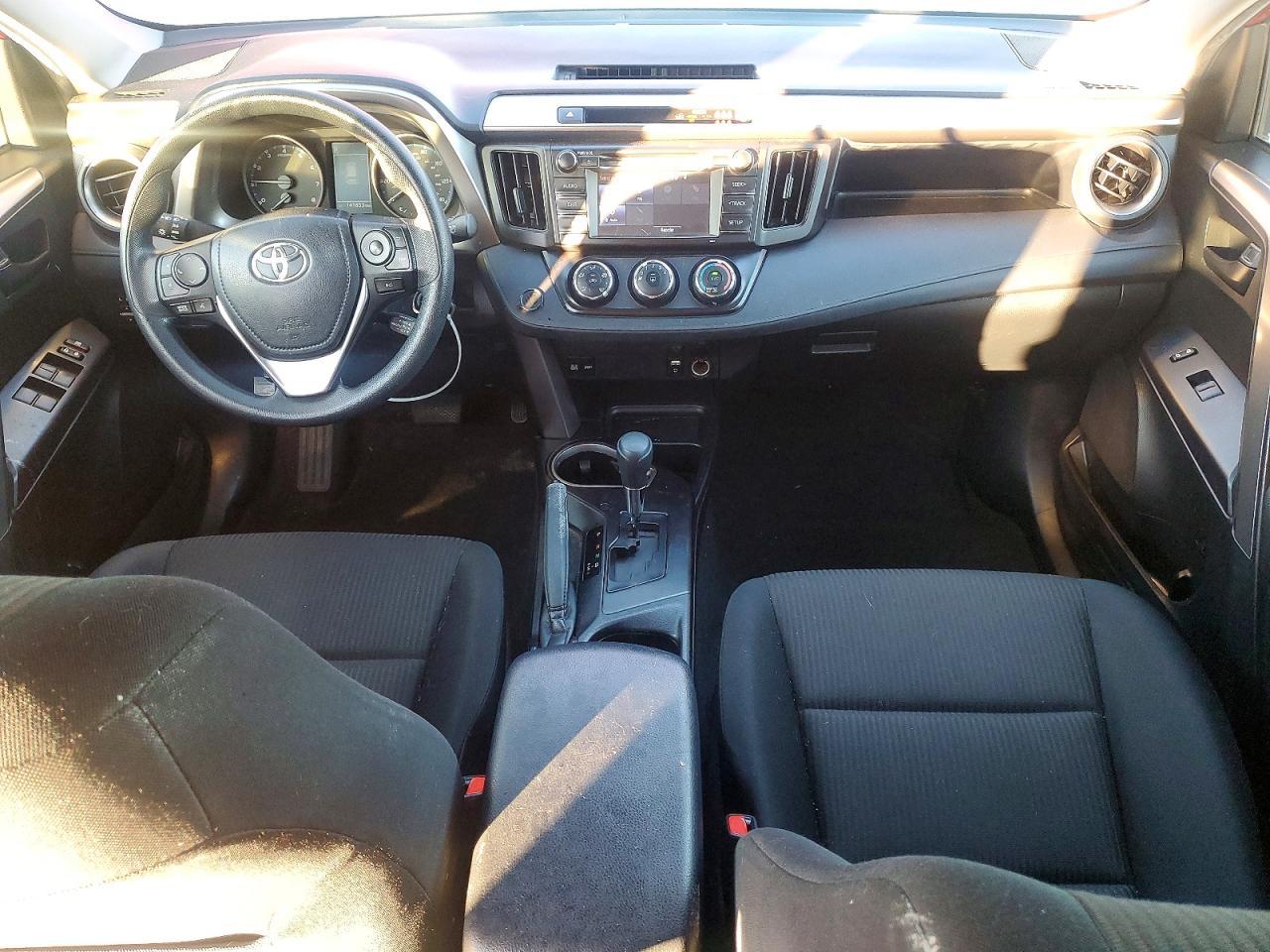 2017 TOYOTA RAV4 LE photo 8