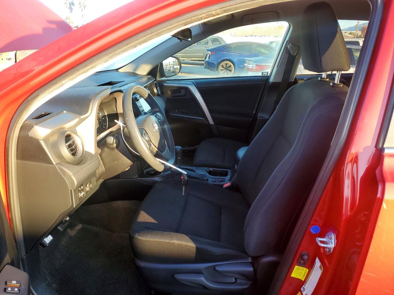 2017 TOYOTA RAV4 LE photo 7