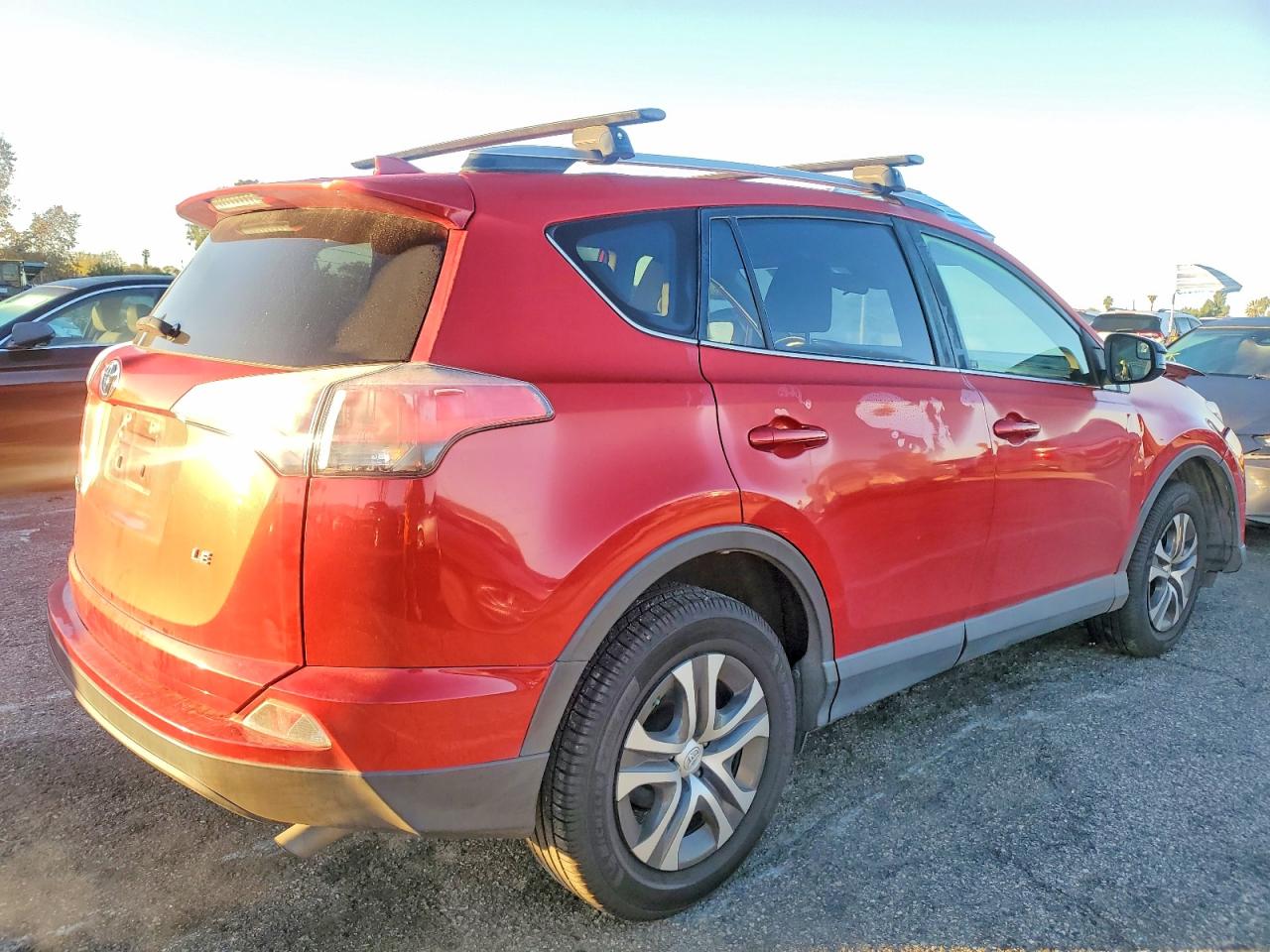 2017 TOYOTA RAV4 LE photo 3
