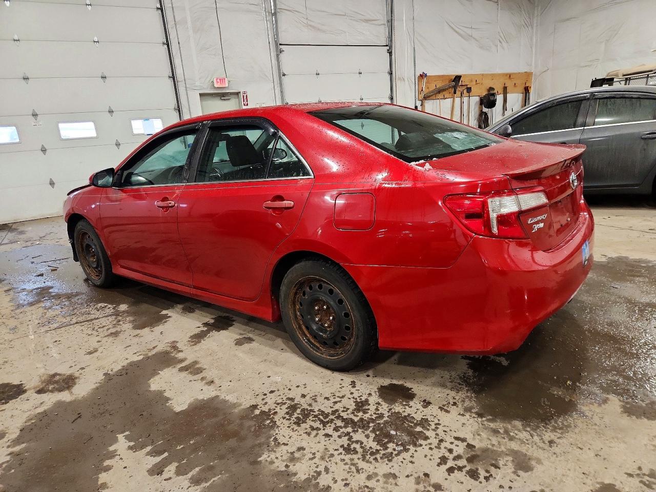 2013 TOYOTA CAMRY photo 2