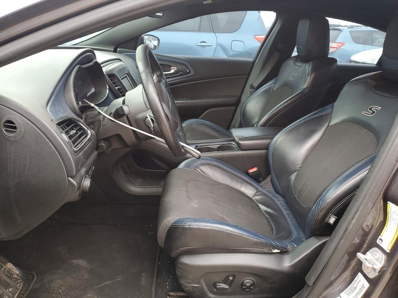 2015 CHRYSLER 200 S photo 7