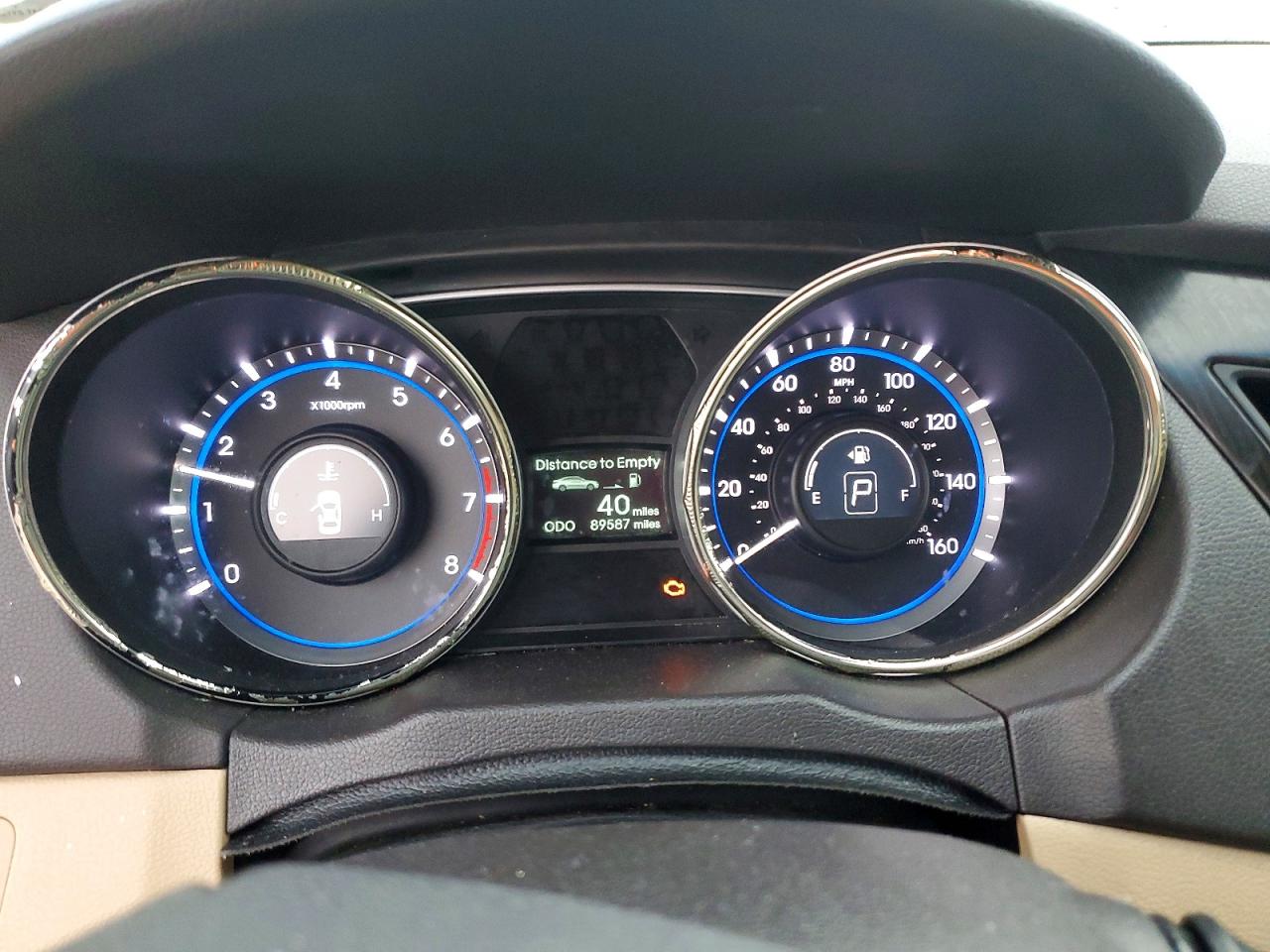 2013 HYUNDAI SONATA SE photo 9
