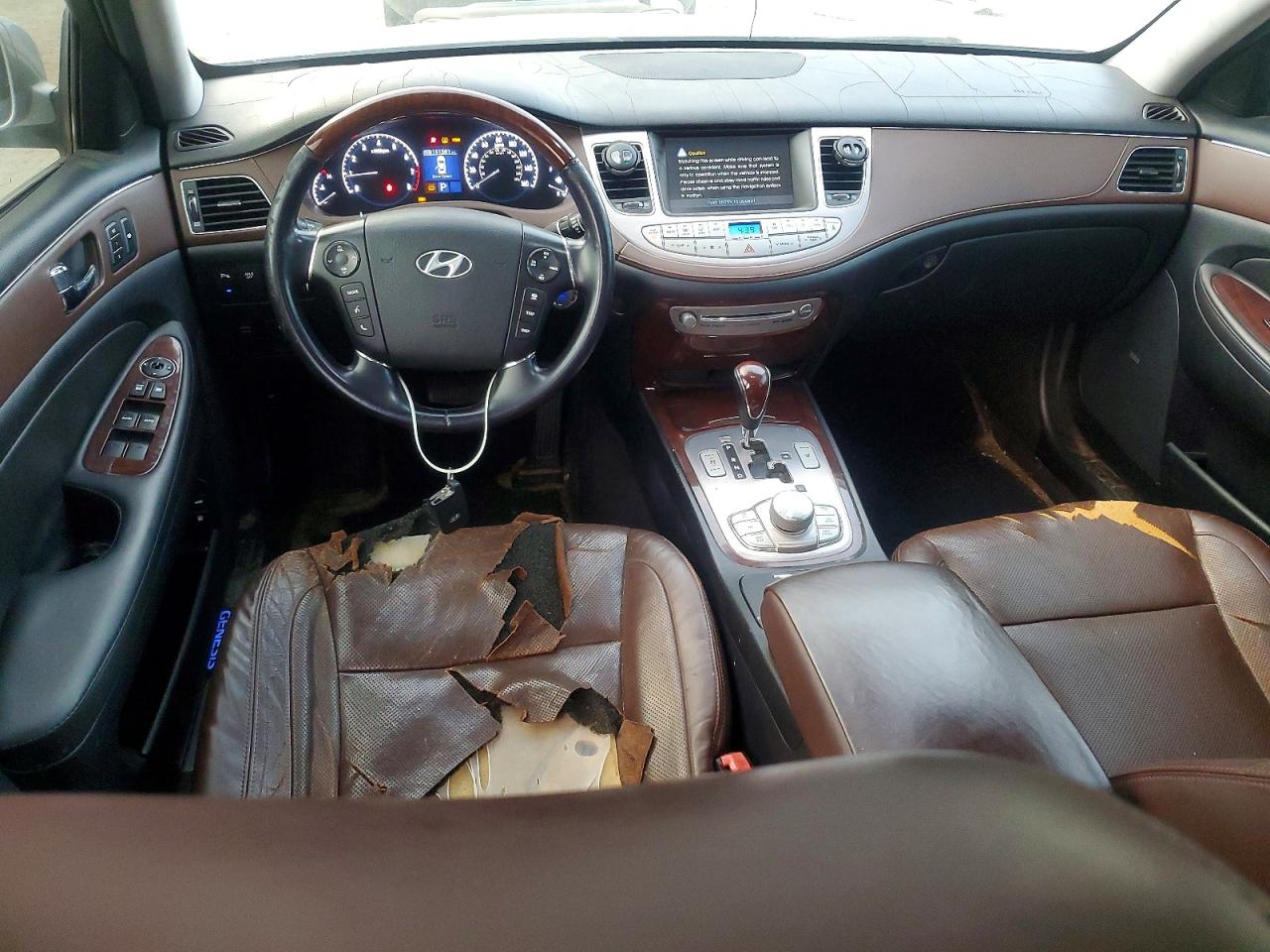 2011 HYUNDAI GENESIS 4.6L photo 8