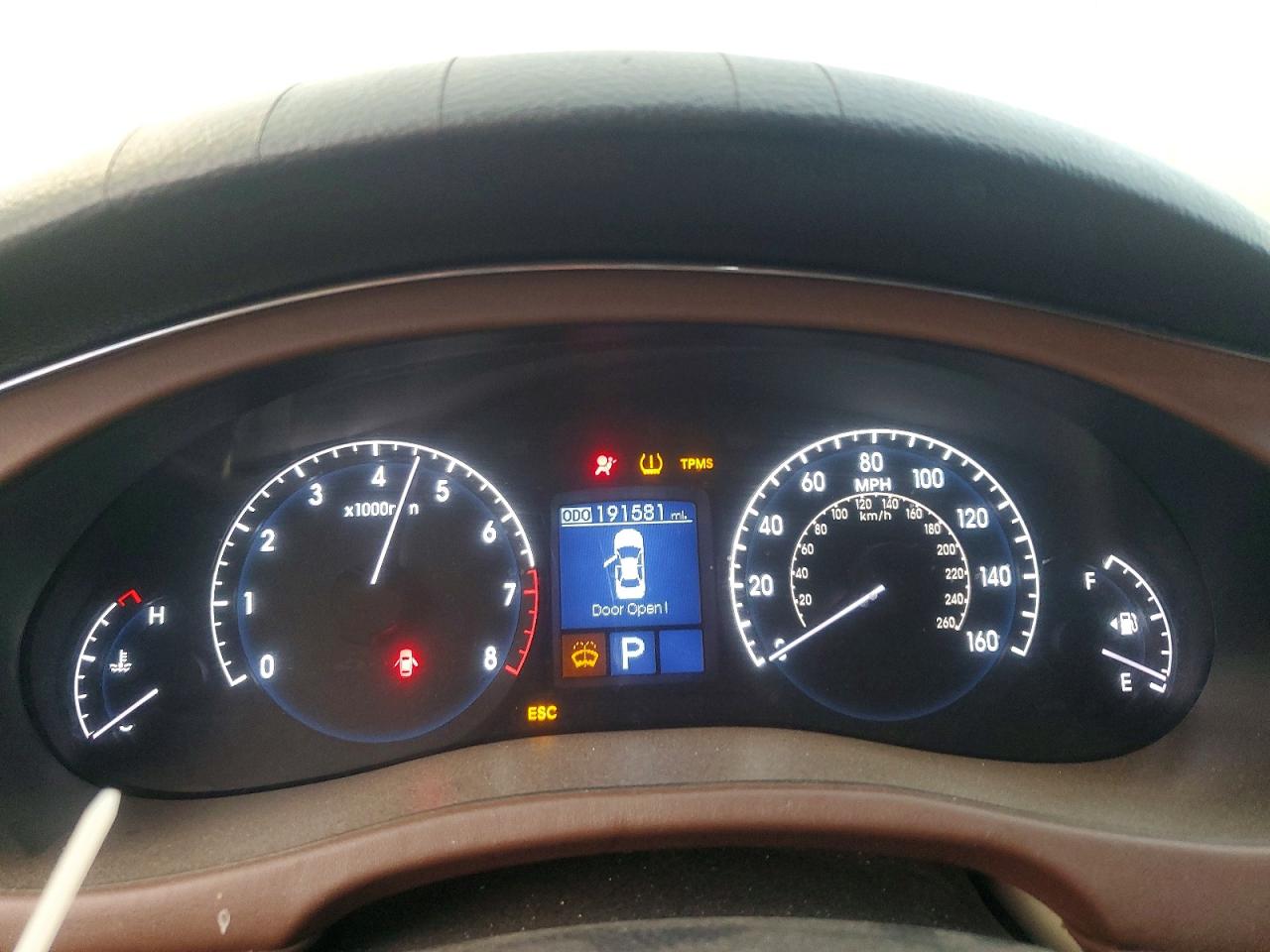 2011 HYUNDAI GENESIS 4.6L photo 9