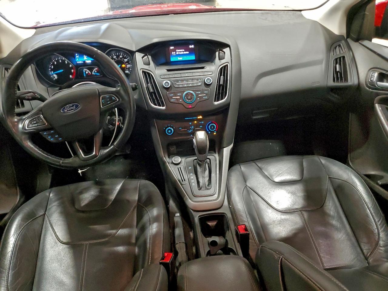 2015 FORD FOCUS SE photo 8