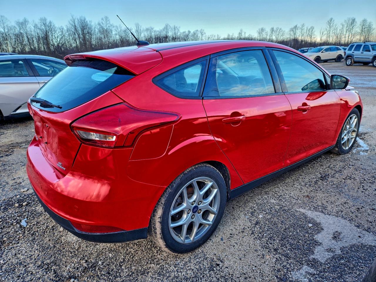 2015 FORD FOCUS SE photo 3