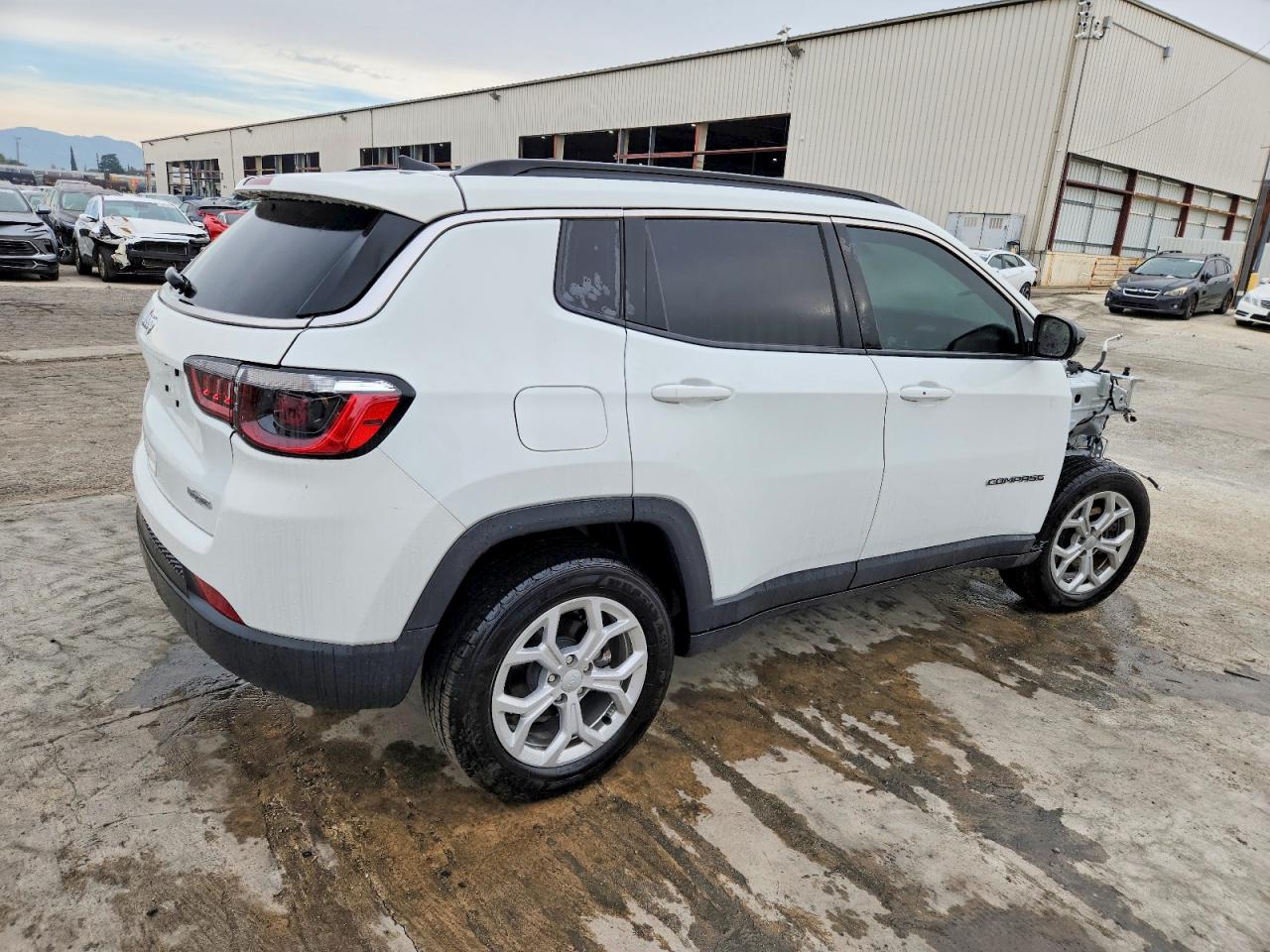 2024 JEEP COMPASS LATITUDE photo 3