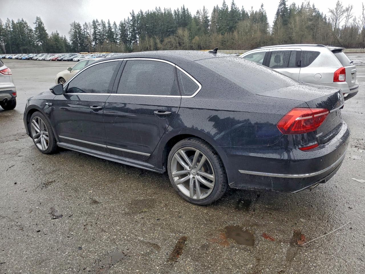 2017 VOLKSWAGEN PASSAT R-LINE photo 2
