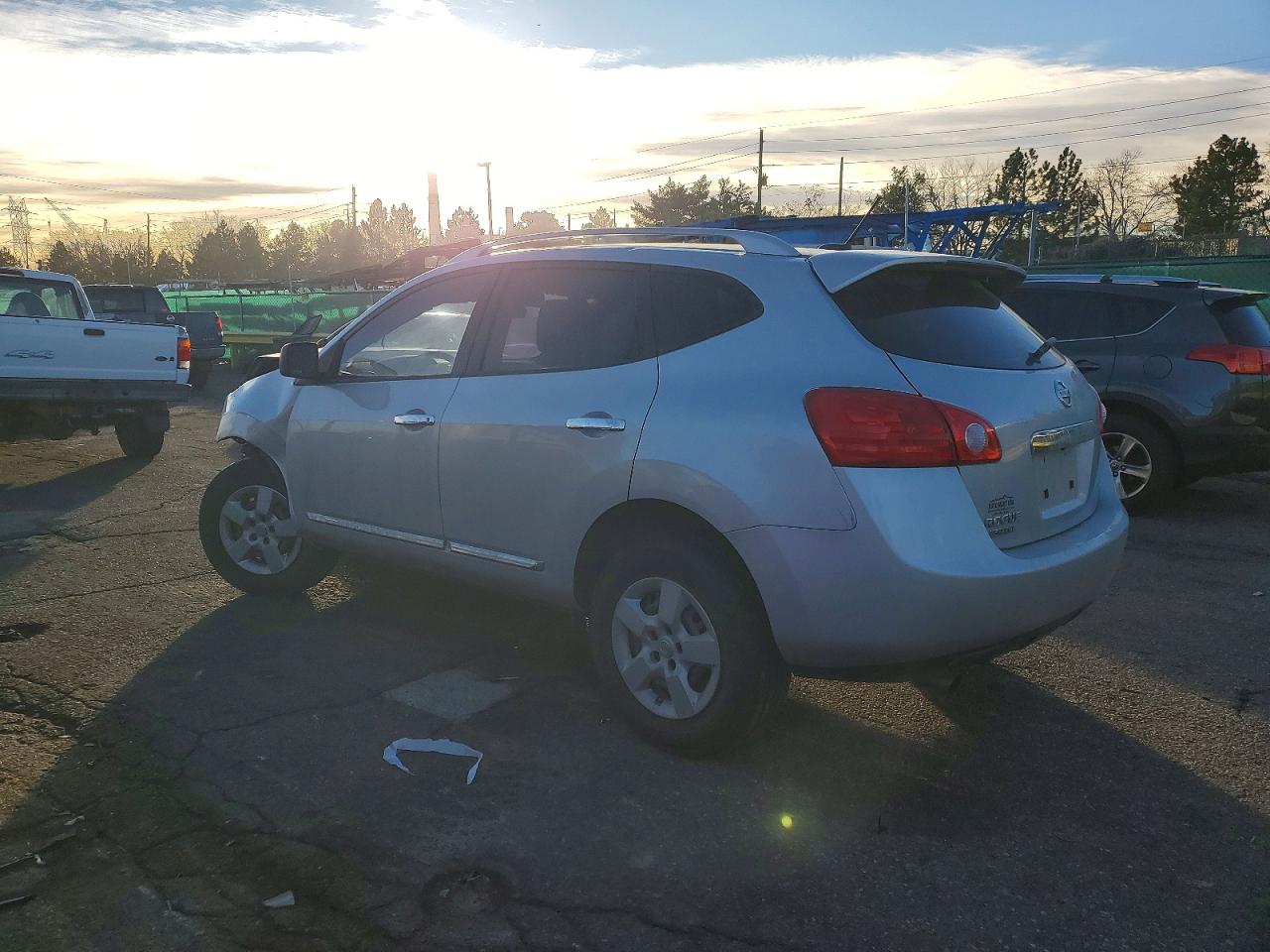 2015 NISSAN ROGUE SELECT S photo 2
