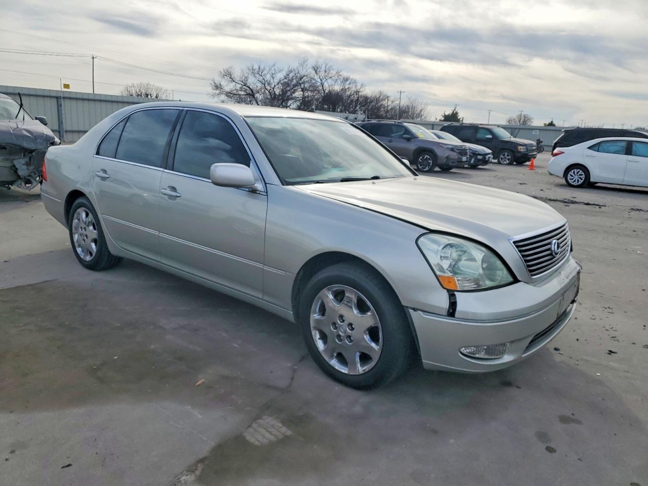 2002 LEXUS LS 430 photo 4