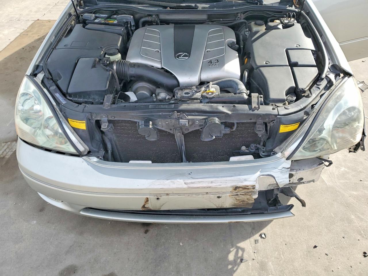 2002 LEXUS LS 430 photo 11