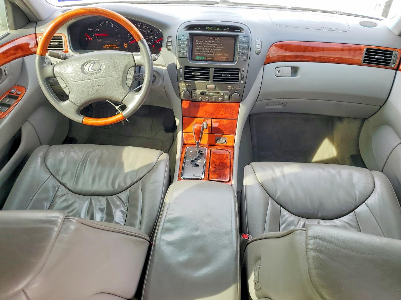 2002 LEXUS LS 430 photo 8