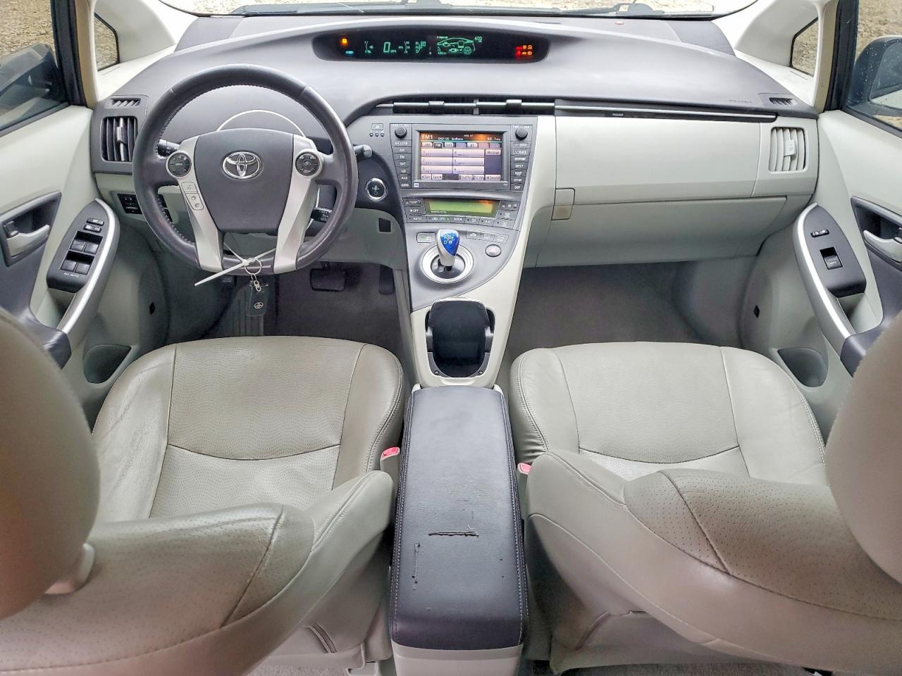 2011 TOYOTA PRIUS photo 8