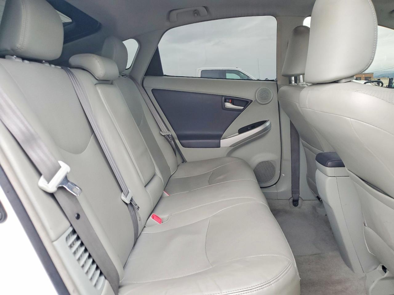 2011 TOYOTA PRIUS photo 10