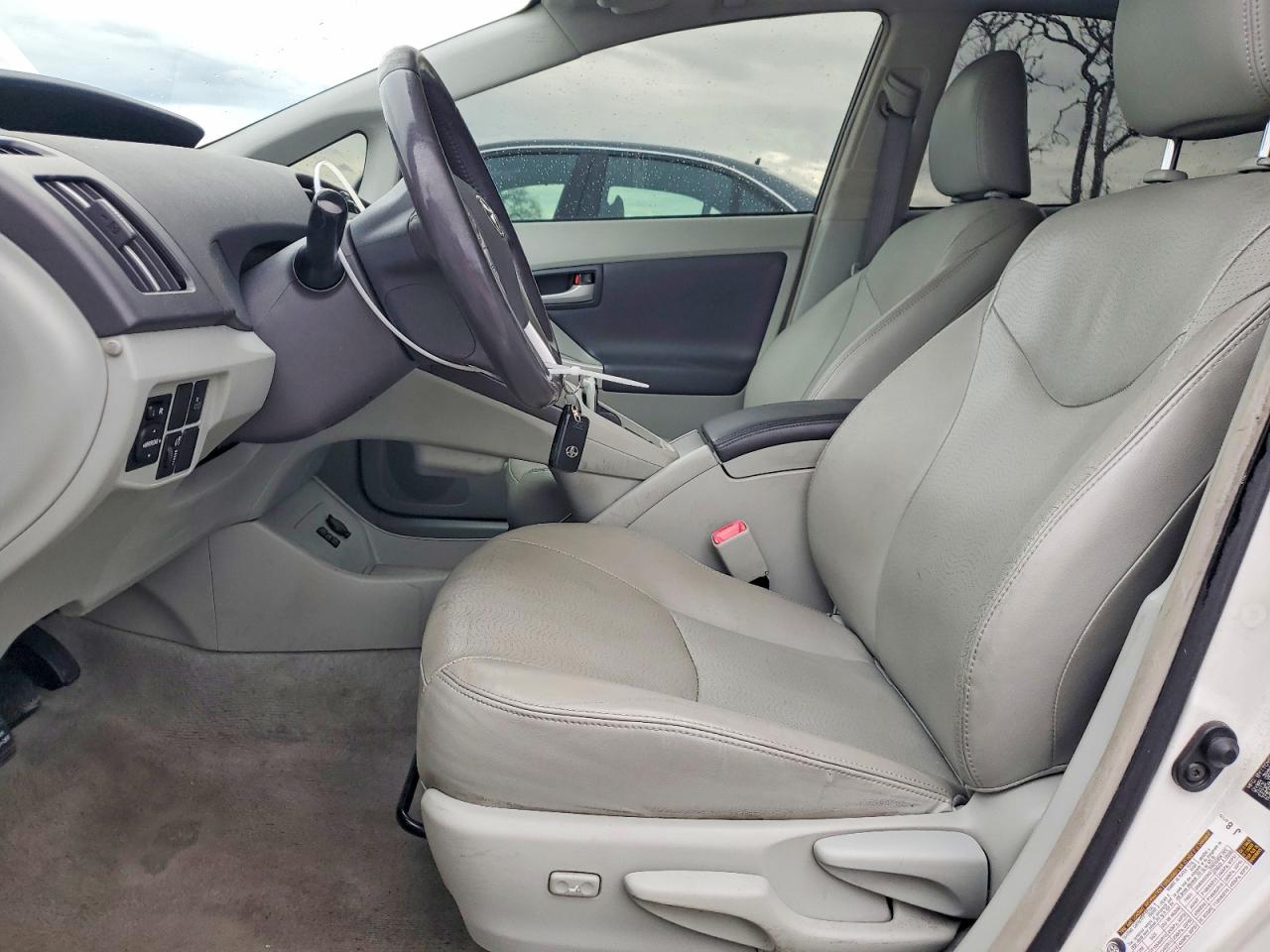 2011 TOYOTA PRIUS photo 7
