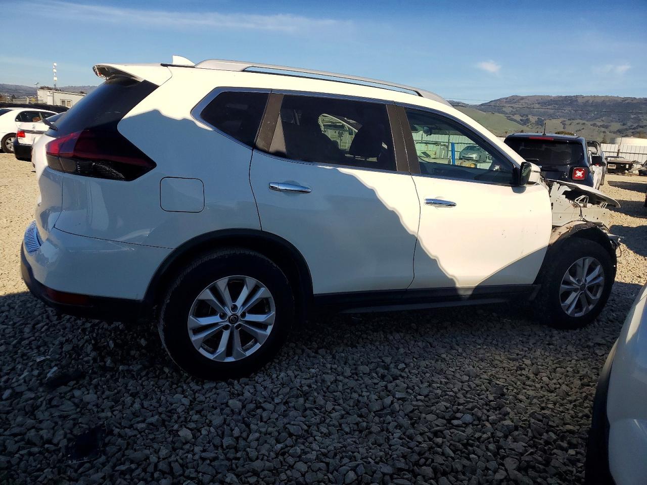 2018 NISSAN ROGUE S photo 3