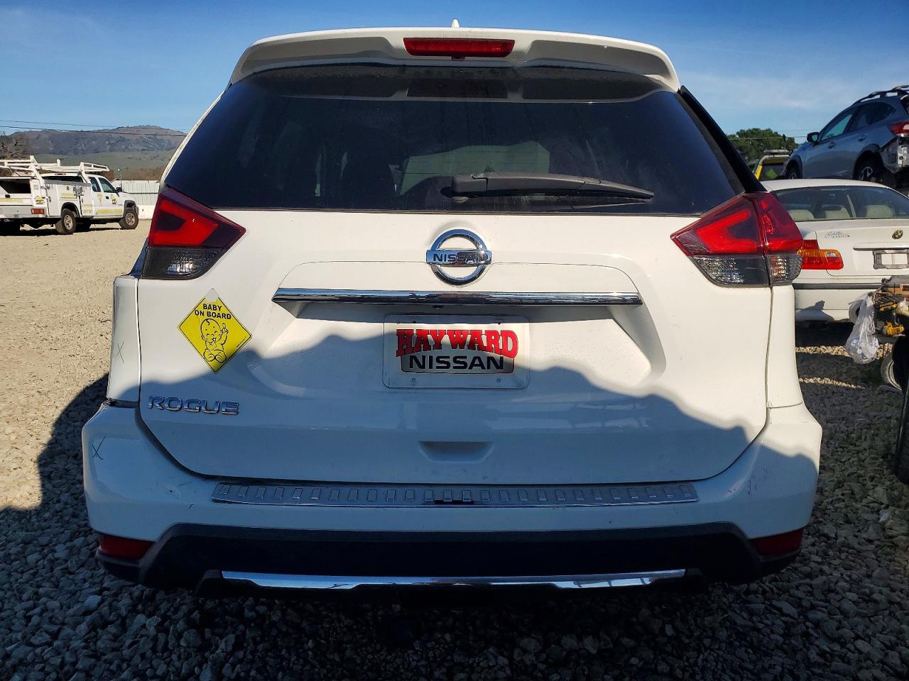 2018 NISSAN ROGUE S photo 6