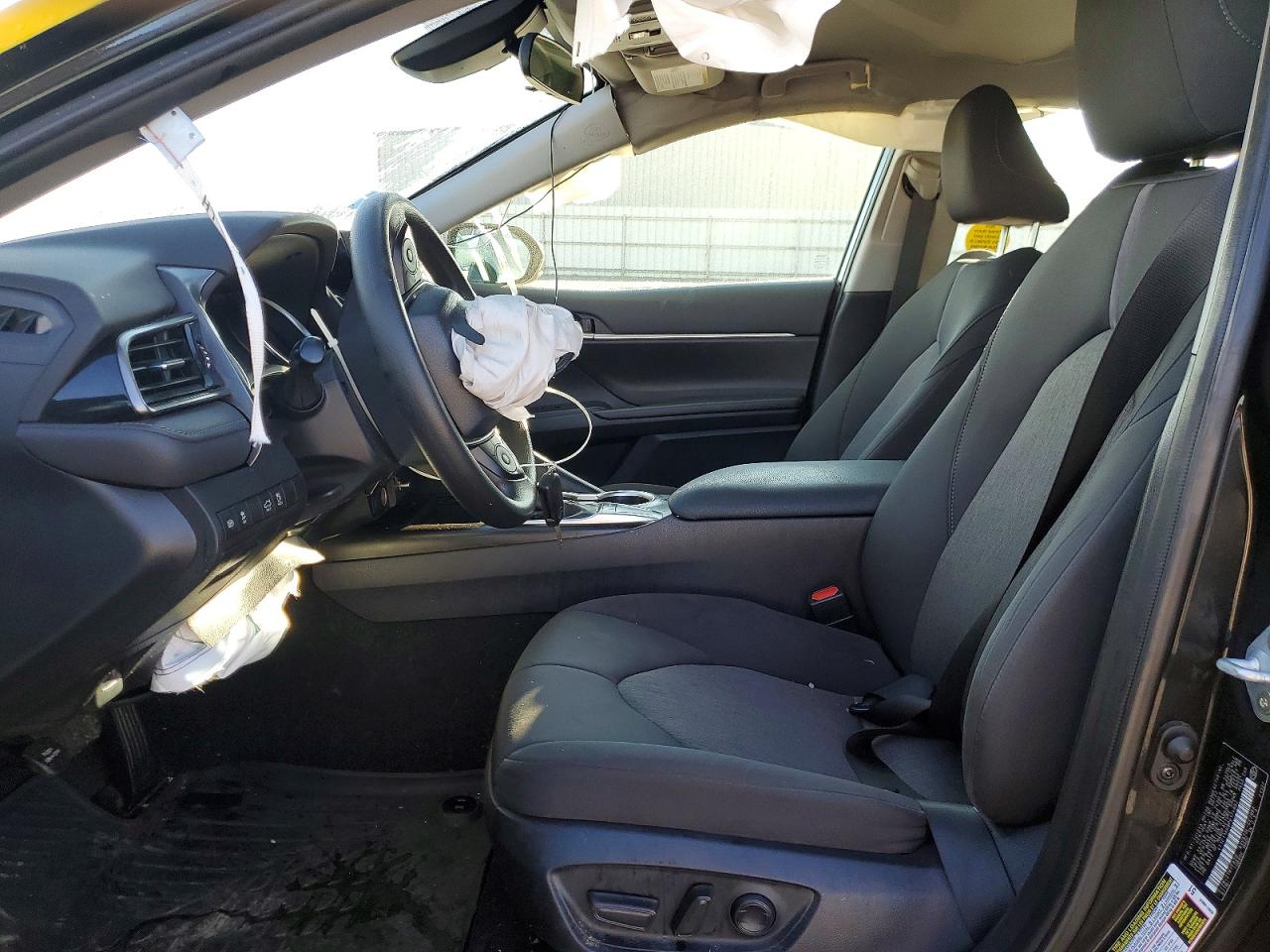 2023 TOYOTA CAMRY LE photo 7
