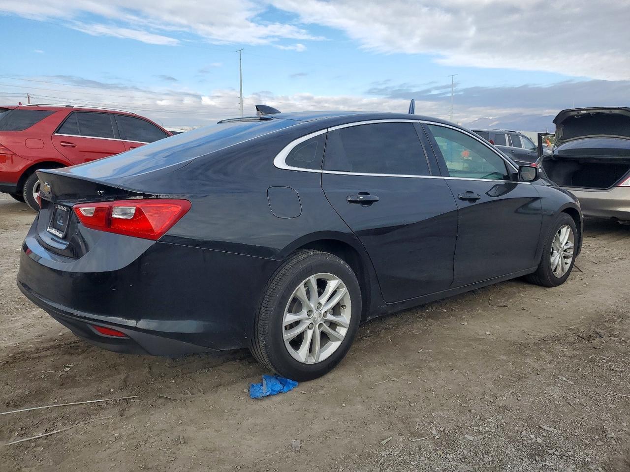 2018 CHEVROLET MALIBU LT photo 3