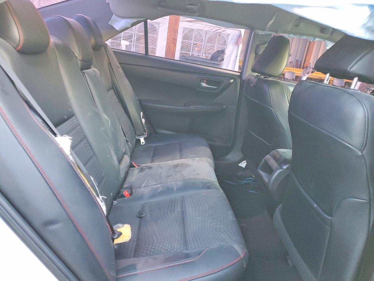 2015 TOYOTA CAMRY LE photo 10