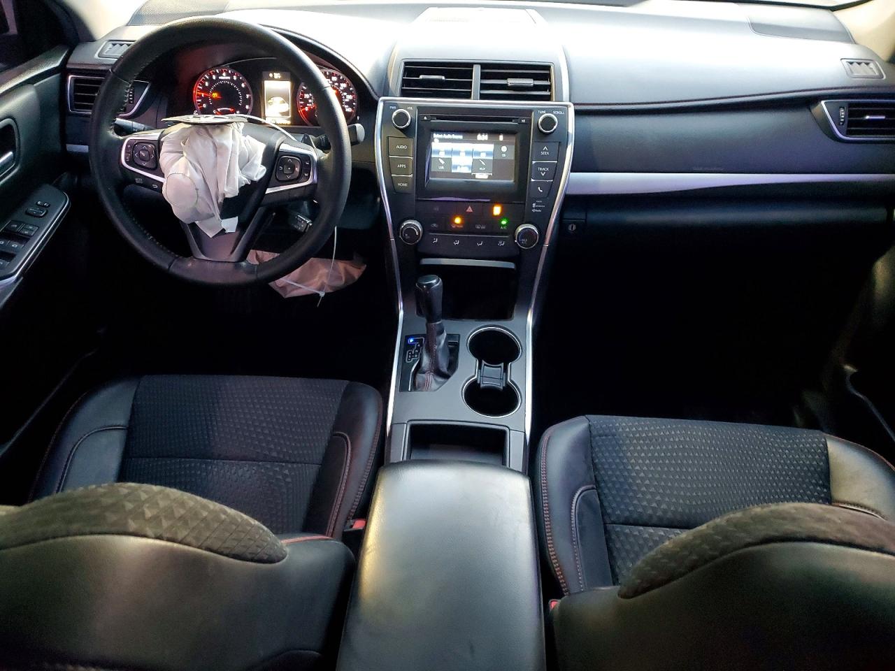 2015 TOYOTA CAMRY LE photo 8