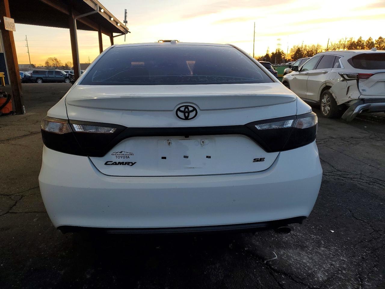 2015 TOYOTA CAMRY LE photo 6