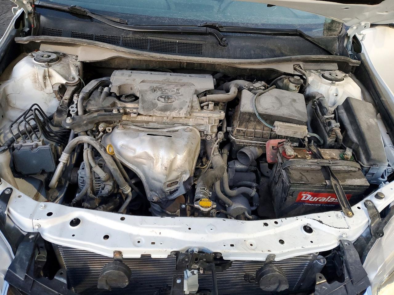 2015 TOYOTA CAMRY LE photo 11