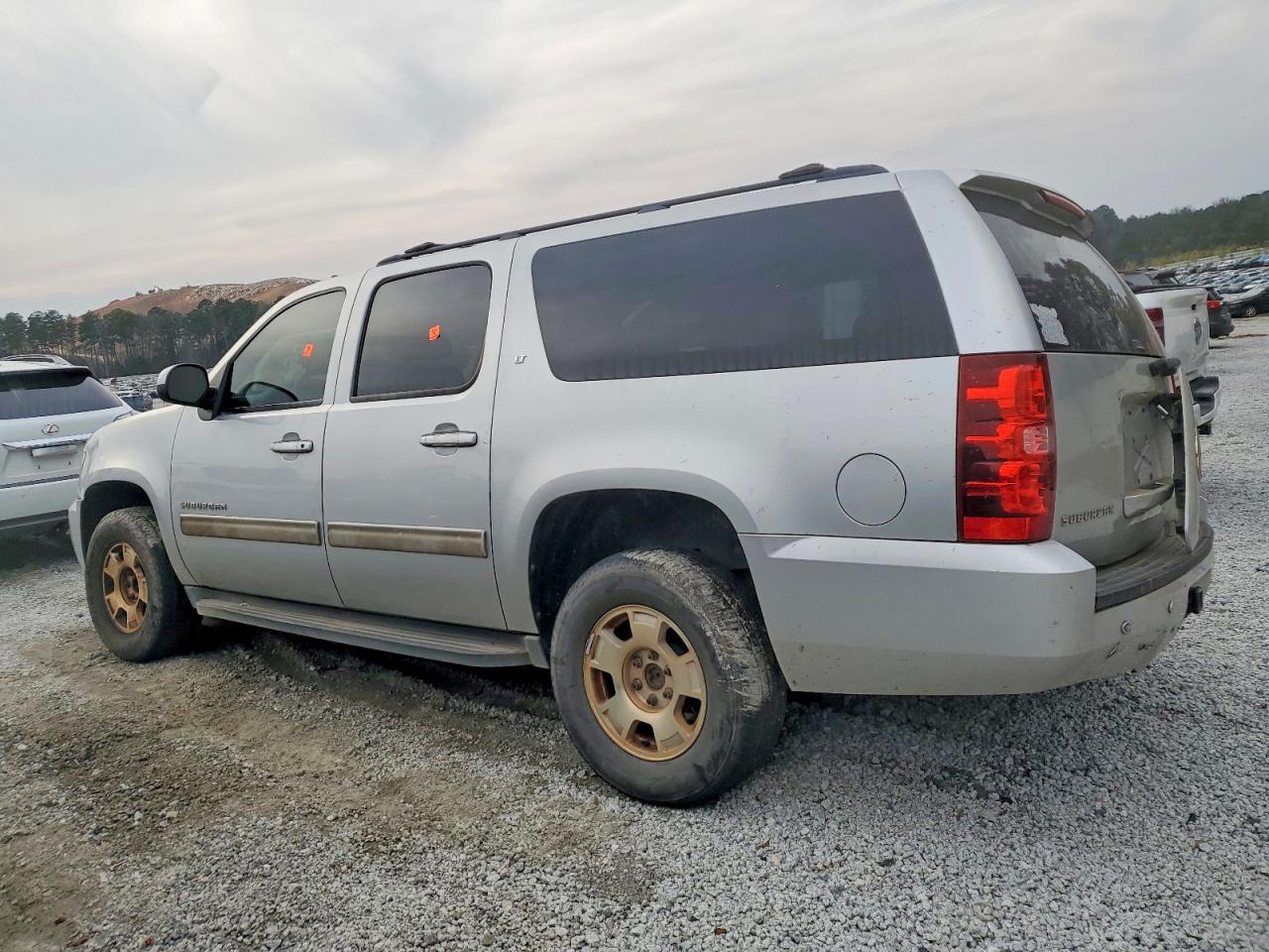2012 CHEVROLET SUBURBAN C1500 LT photo 2
