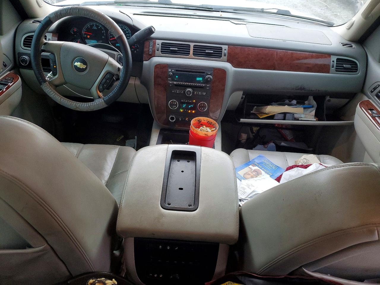2012 CHEVROLET SUBURBAN C1500 LT photo 8