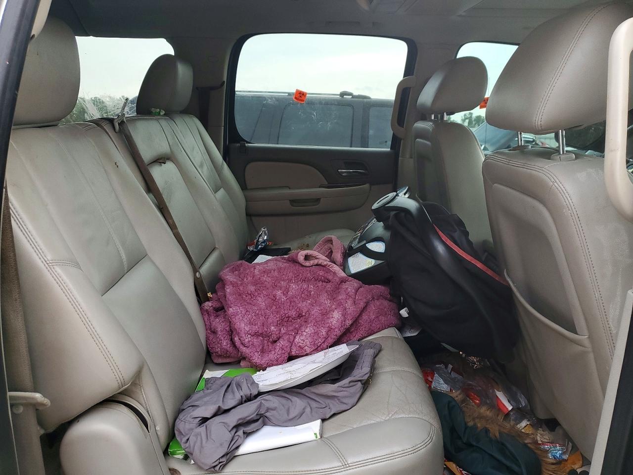 2012 CHEVROLET SUBURBAN C1500 LT photo 11
