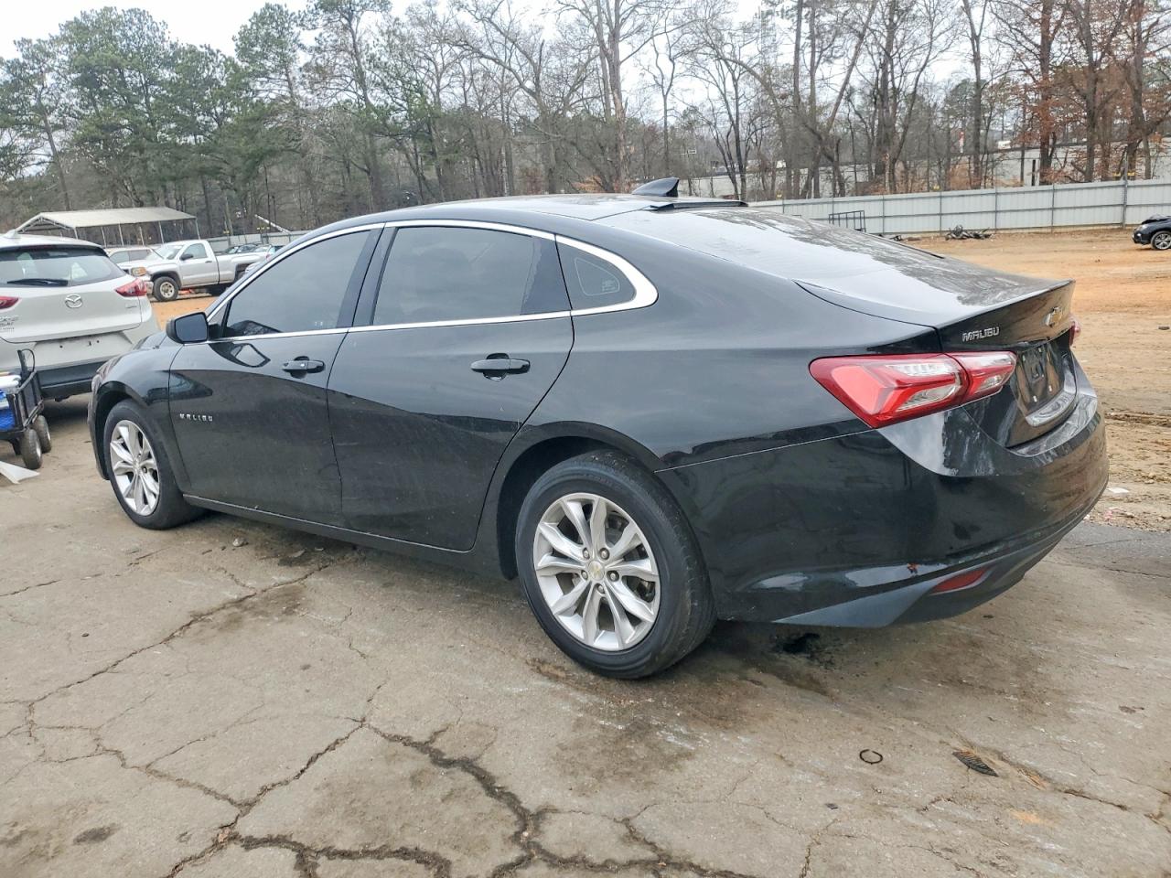 2021 CHEVROLET MALIBU LT photo 2