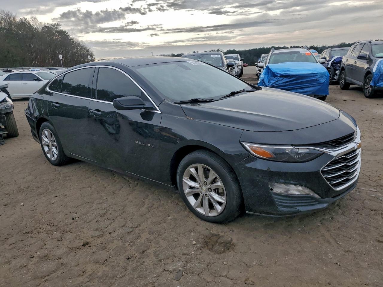 2021 CHEVROLET MALIBU LT photo 4