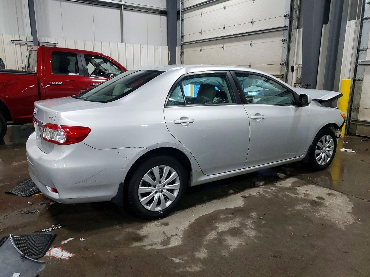 2013 TOYOTA COROLLA BASE photo 3