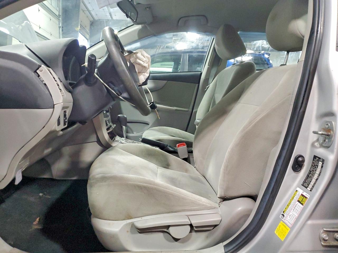 2013 TOYOTA COROLLA BASE photo 7