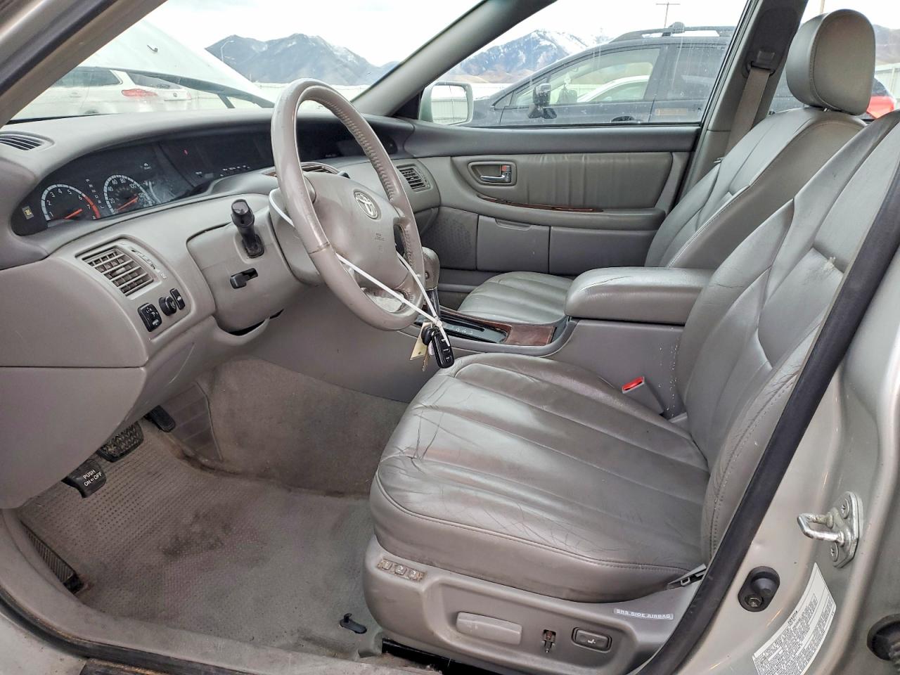 2002 TOYOTA AVALON XL photo 7