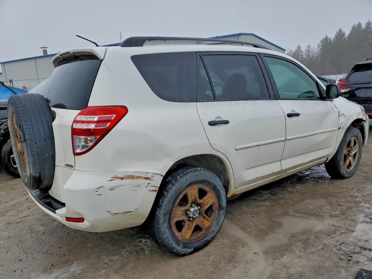 2011 TOYOTA RAV4 photo 3