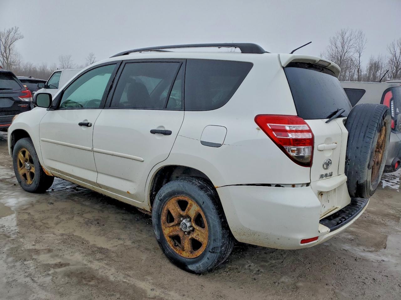 2011 TOYOTA RAV4 photo 2