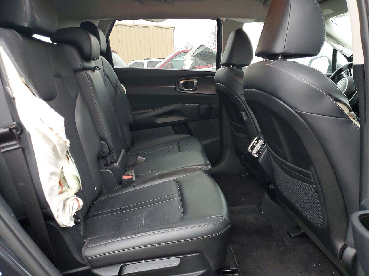 2024 KIA SORENTO S photo 11