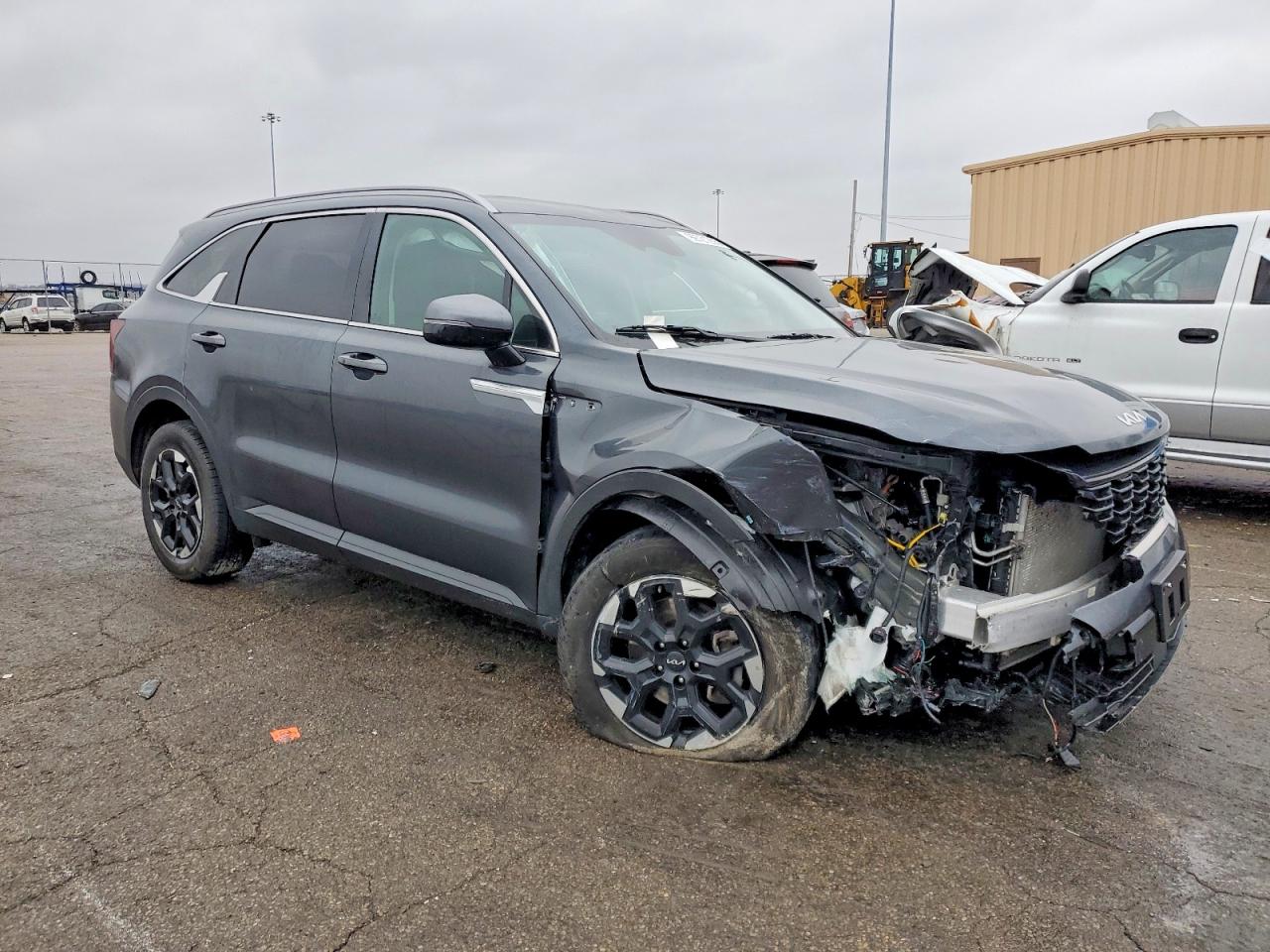 2024 KIA SORENTO S photo 4