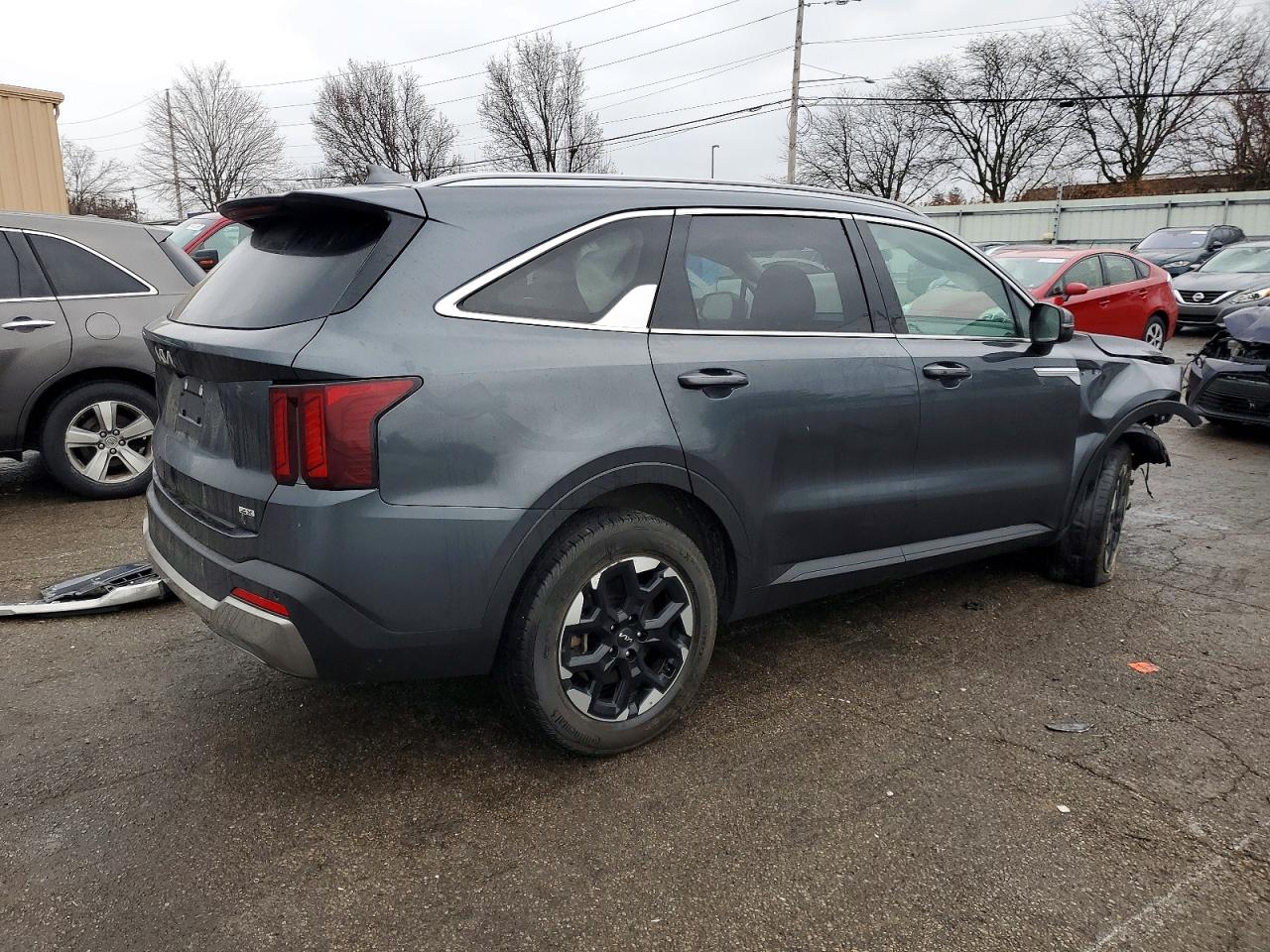 2024 KIA SORENTO S photo 3